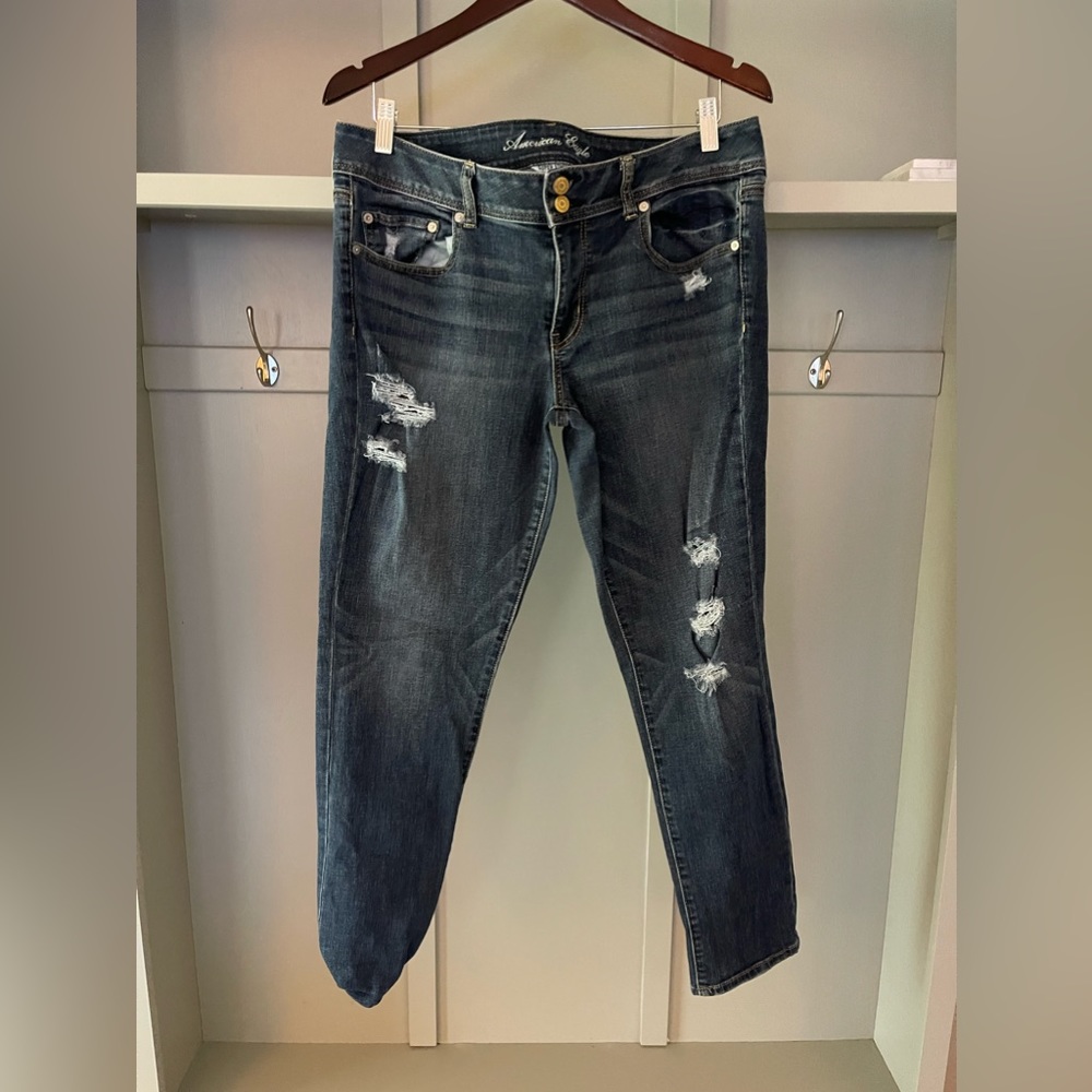 American Eagle Skinny distressed